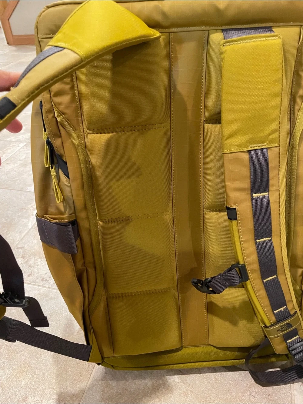 NWT The North Face Base Camp Voyager Travel Pack - Deep Dijon 35 L